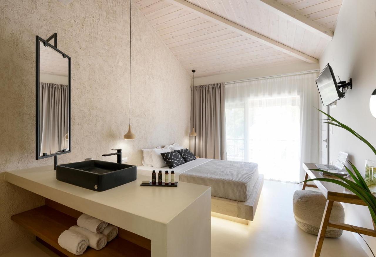 Karidi Beach Boutique Suites Vourvourou Eksteriør bilde